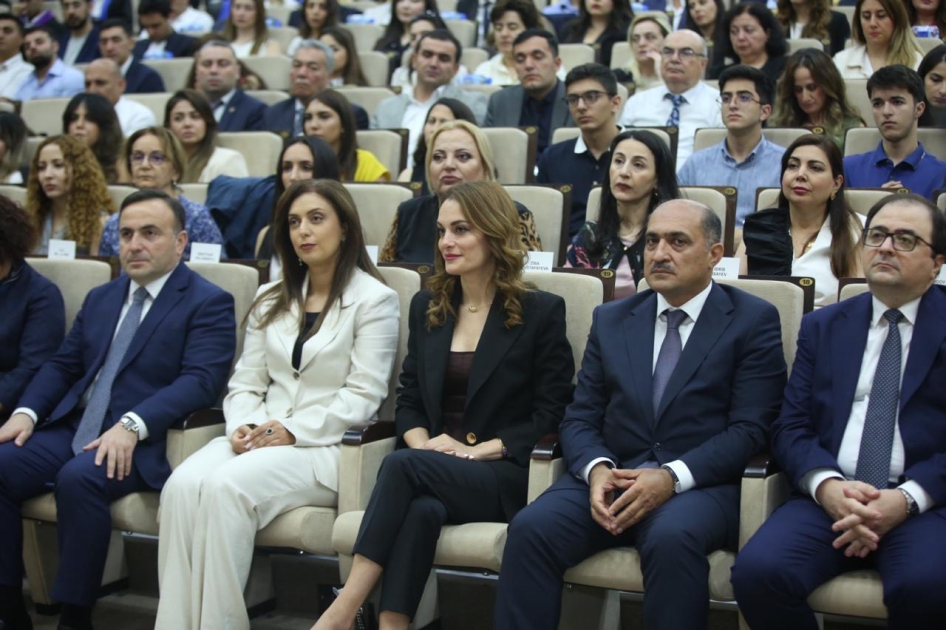 Bakı Ali Neft Məktəbində “Məzun günü” keçirilib