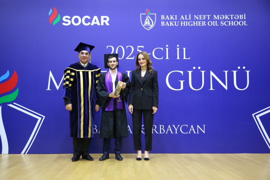 Bakı Ali Neft Məktəbində “Məzun günü” keçirilib