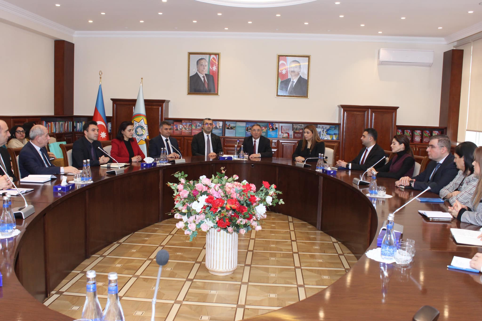 Bakı Biznes Universitetinə institusional akkreditasiya şəhadətnaməsi təqdim edilib 