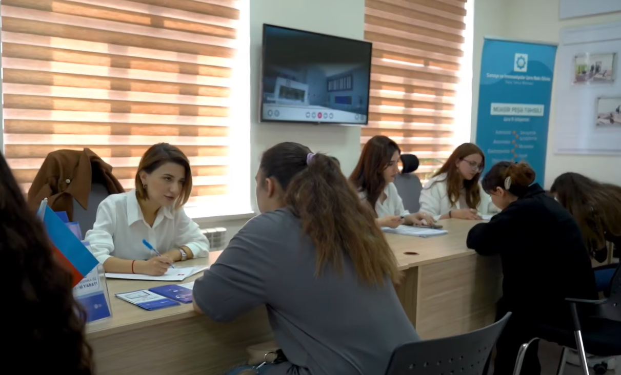 Bakı Dövlət Peşə Təhsil Mərkəzində növbəti əmək yarmarkası keçirilib 