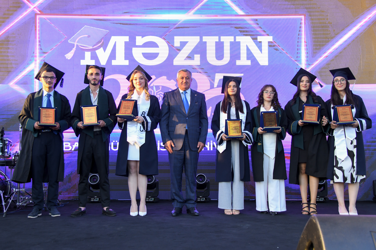 Bakı Mühəndislik Universitetində “Məzun günü” keçirilib