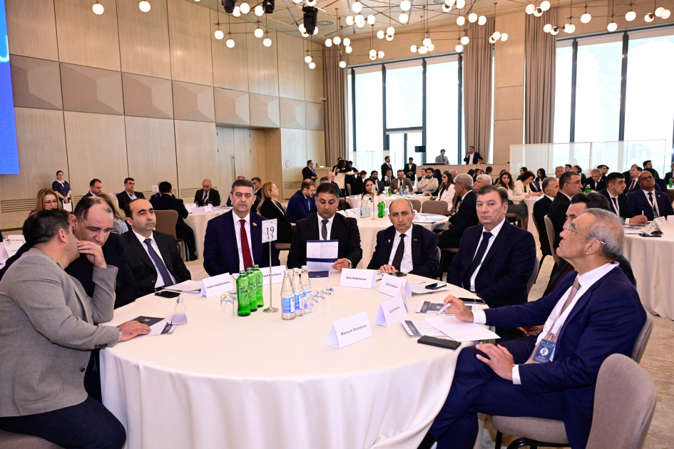 Bakıda "Rəqəmsallaşma və süni intellektin iş yerlərinə təsiri" mövzusunda konfrans keçirilib