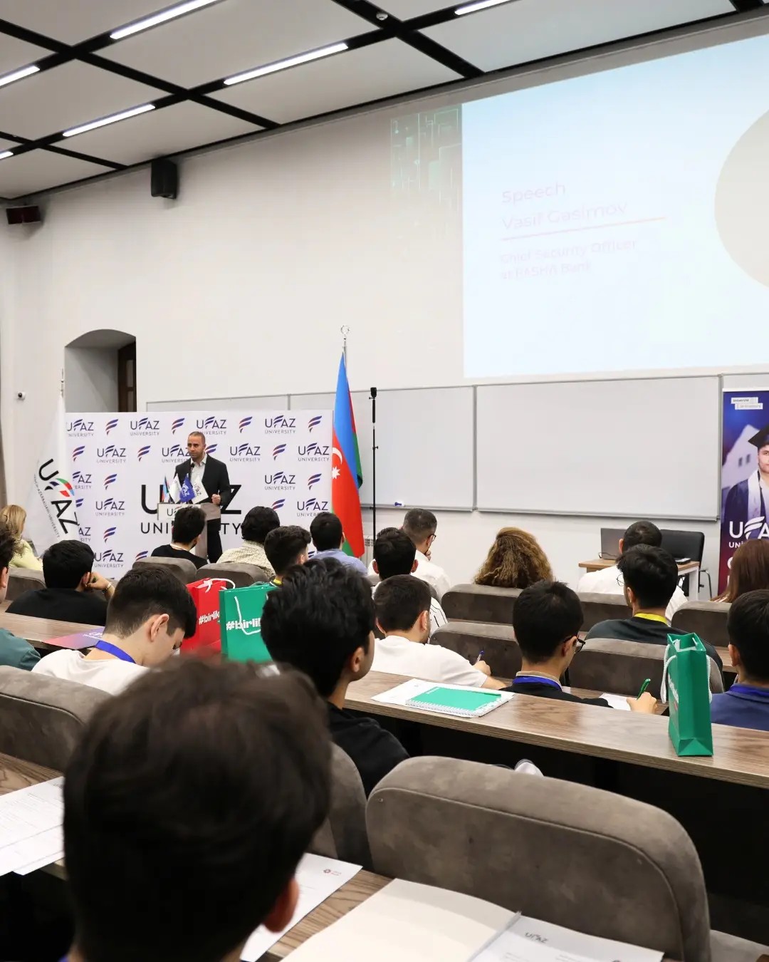 “BankTech” Hakatonu keçirilib