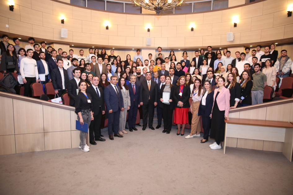 BANM-də Beynəlxalq Elmi Konfransların qalibləri mükafatlandırılıb