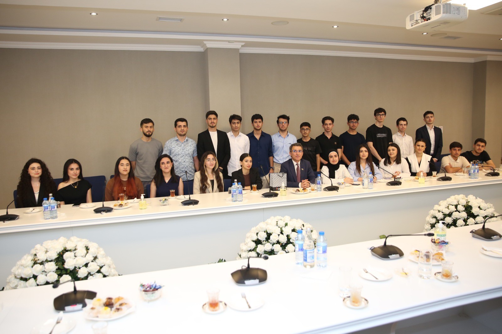 BANM-də millət vəkilinin tələbələrlə görüşü keçirilib 