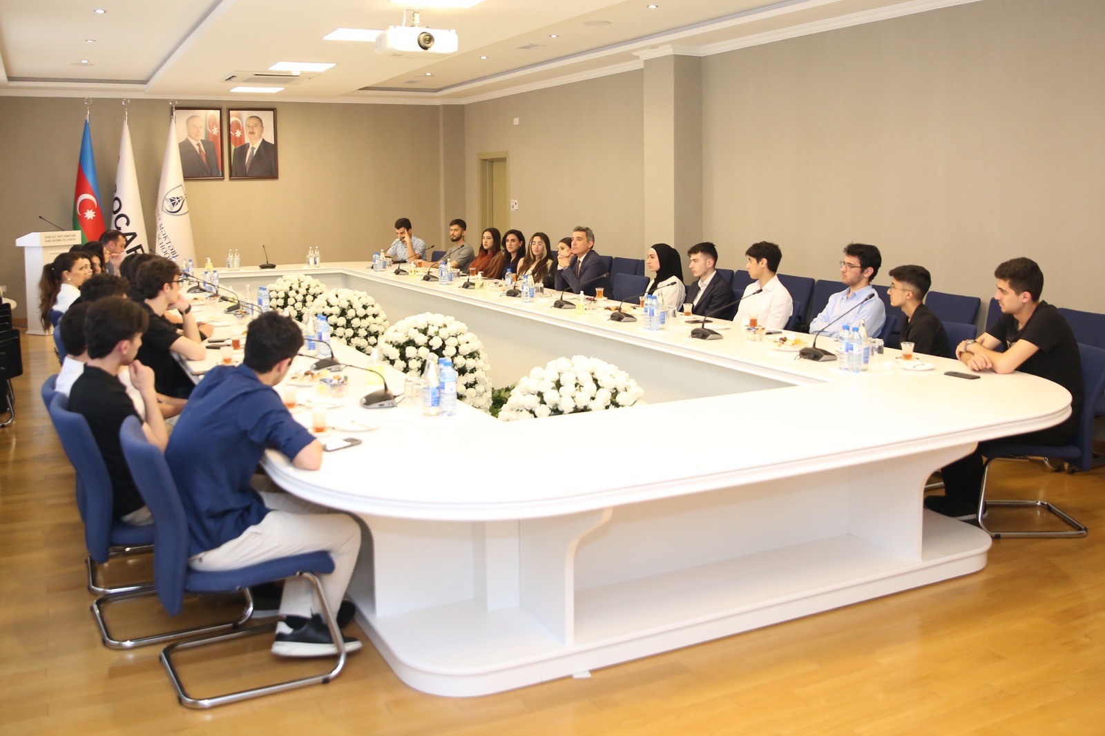 BANM-də millət vəkilinin tələbələrlə görüşü keçirilib