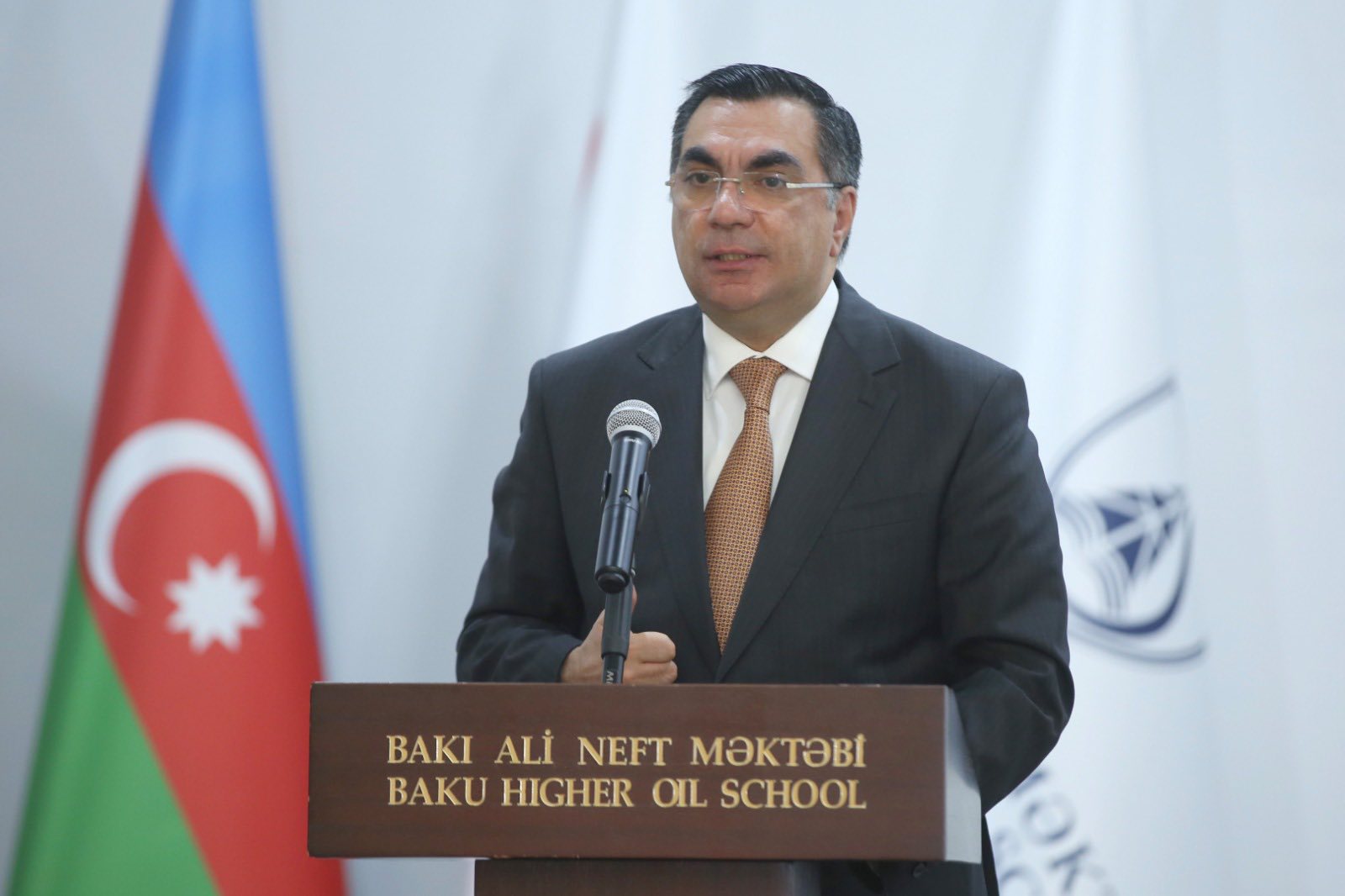 BANM-də süni intellekt və enerjinin gələcəyi mövzusunda konfrans keçirilib