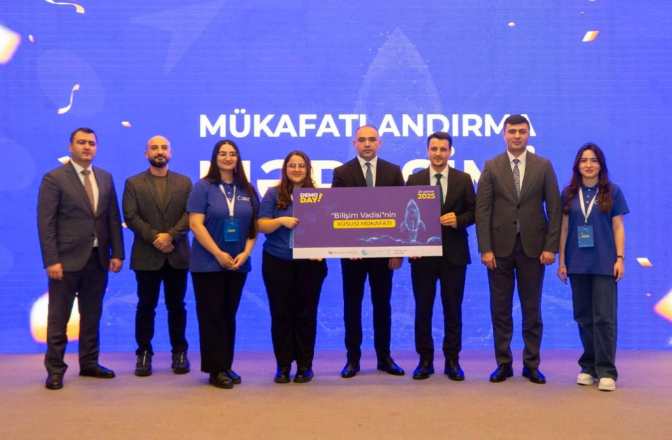 BANM tələbələri “Bilişim Vadisi”nin xüsusi mükafatı ilə təltif olunublar 