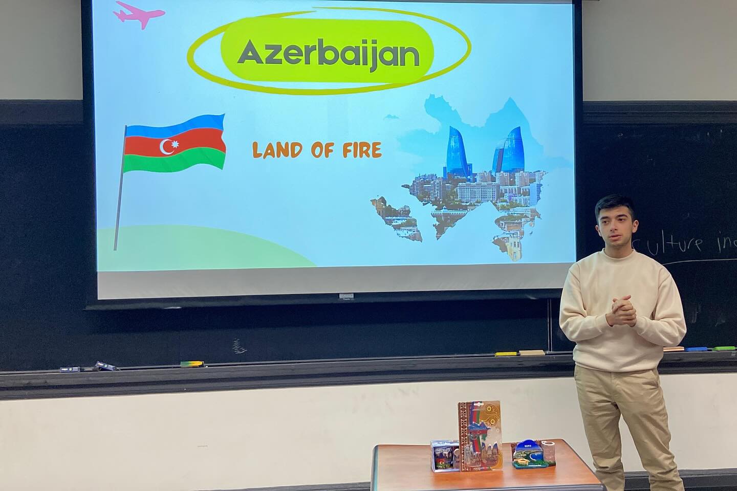 BANM tələbəsi Şimali Karolina Universitetində Azərbaycanla bağlı təqdimat hazırlayıb