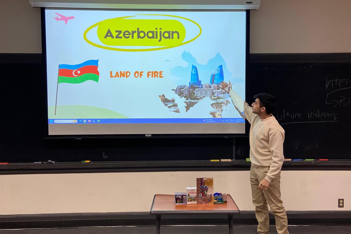 BANM tələbəsi Şimali Karolina Universitetində Azərbaycanla bağlı təqdimat hazırlayıb