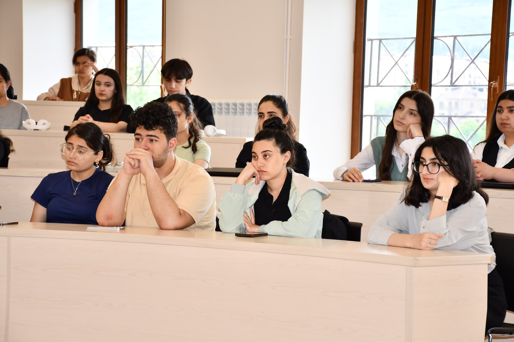 Baş Prokurorluğun idarə rəisi Qarabağ Universitetinin tələbələri ilə görüşüb