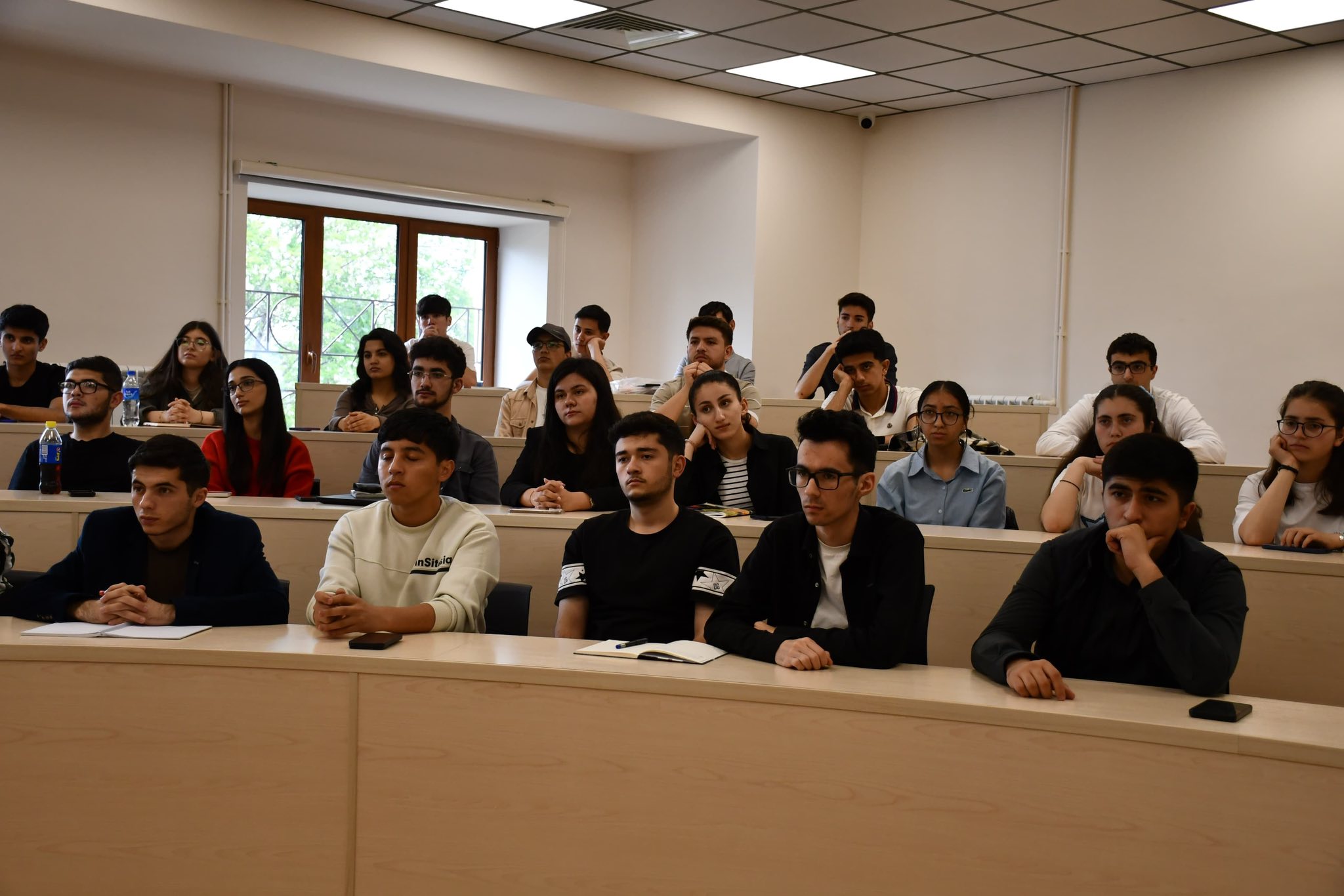 Baş Prokurorluğun idarə rəisi Qarabağ Universitetinin tələbələri ilə görüşüb