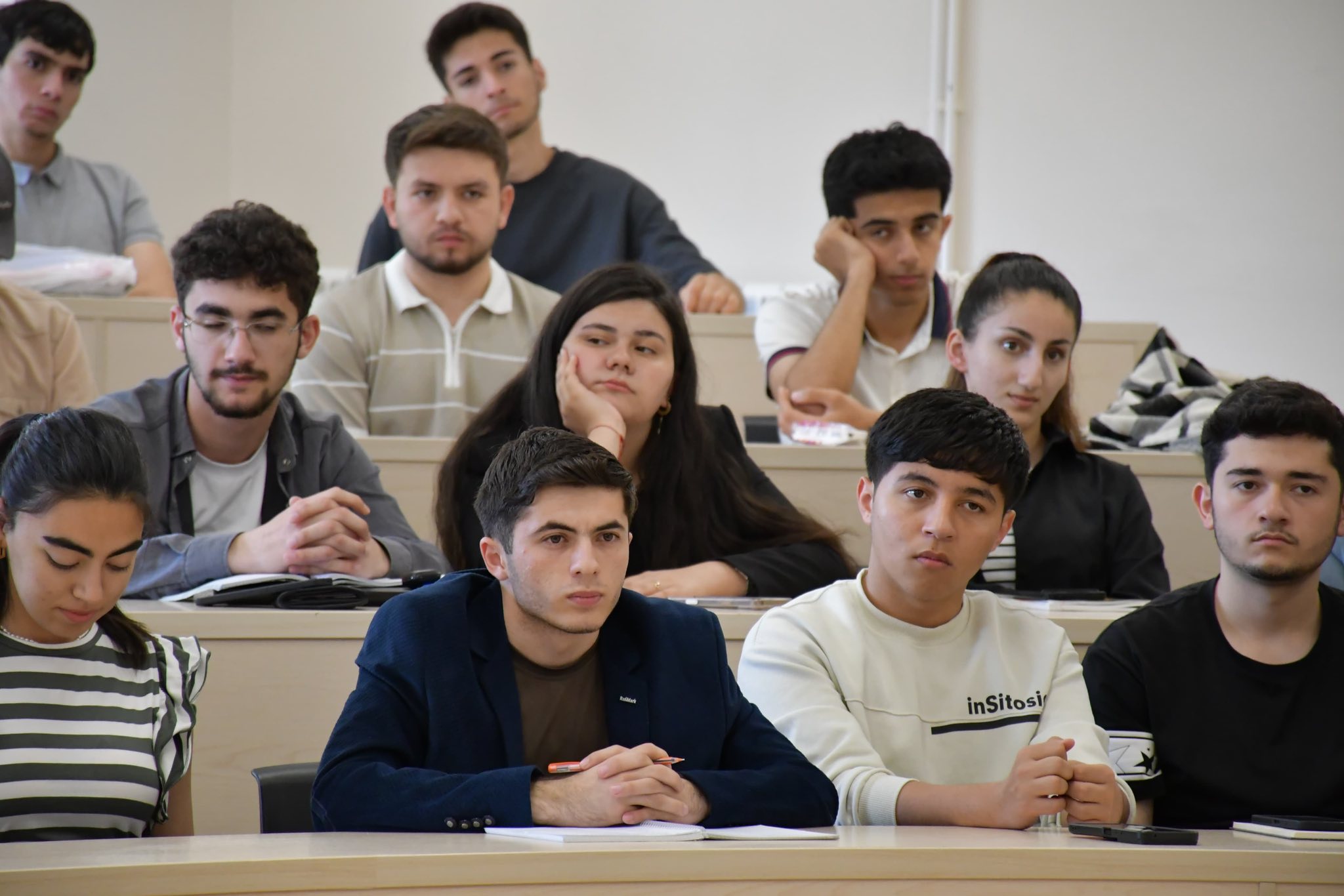Baş Prokurorluğun idarə rəisi Qarabağ Universitetinin tələbələri ilə görüşüb