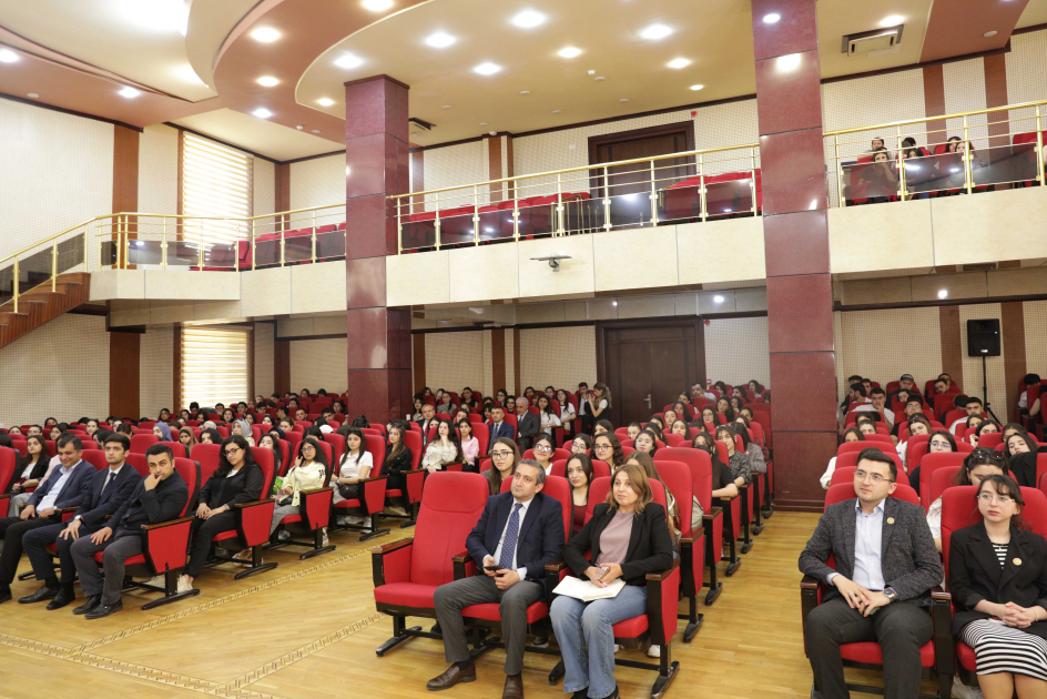 BDU-da birinci şeir forumu keçirilib