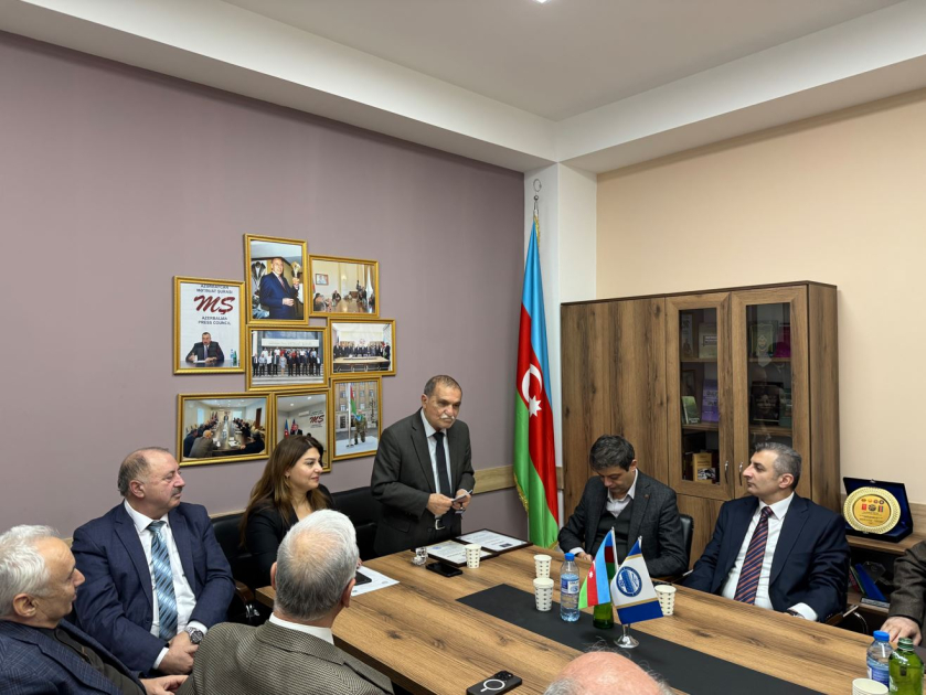 BDU-da professor Akif Rüstəmovun 85 illik yubileyinə həsr olunmuş "dəyirmi masa" keçirilib