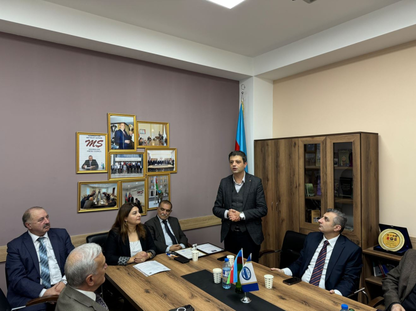 BDU-da professor Akif Rüstəmovun 85 illik yubileyinə həsr olunmuş "dəyirmi masa" keçirilib