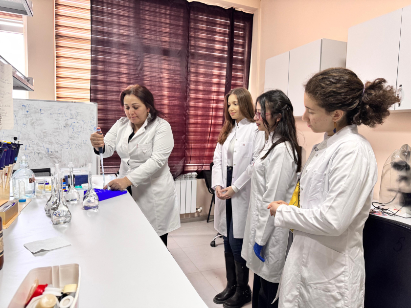 BDU-nun tələbələri Biofizika İnstitutunda istehsalat təcrübəsinə başlayıblar 