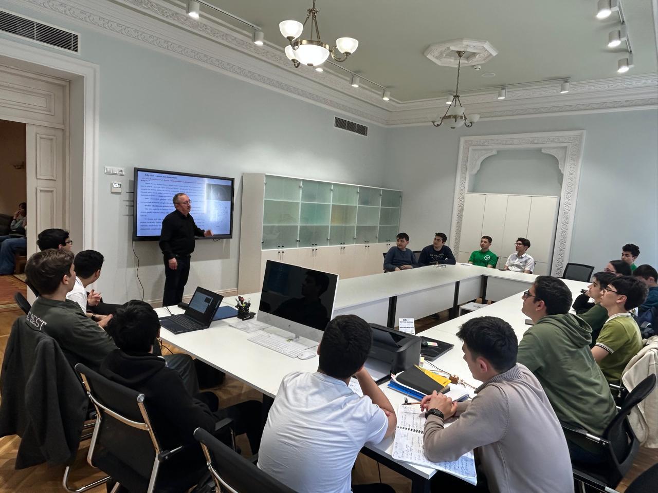 Beynəlxalq Astronomiya və Astrofizika Olimpiadasına hazırlıq dərsləri başlayıb 