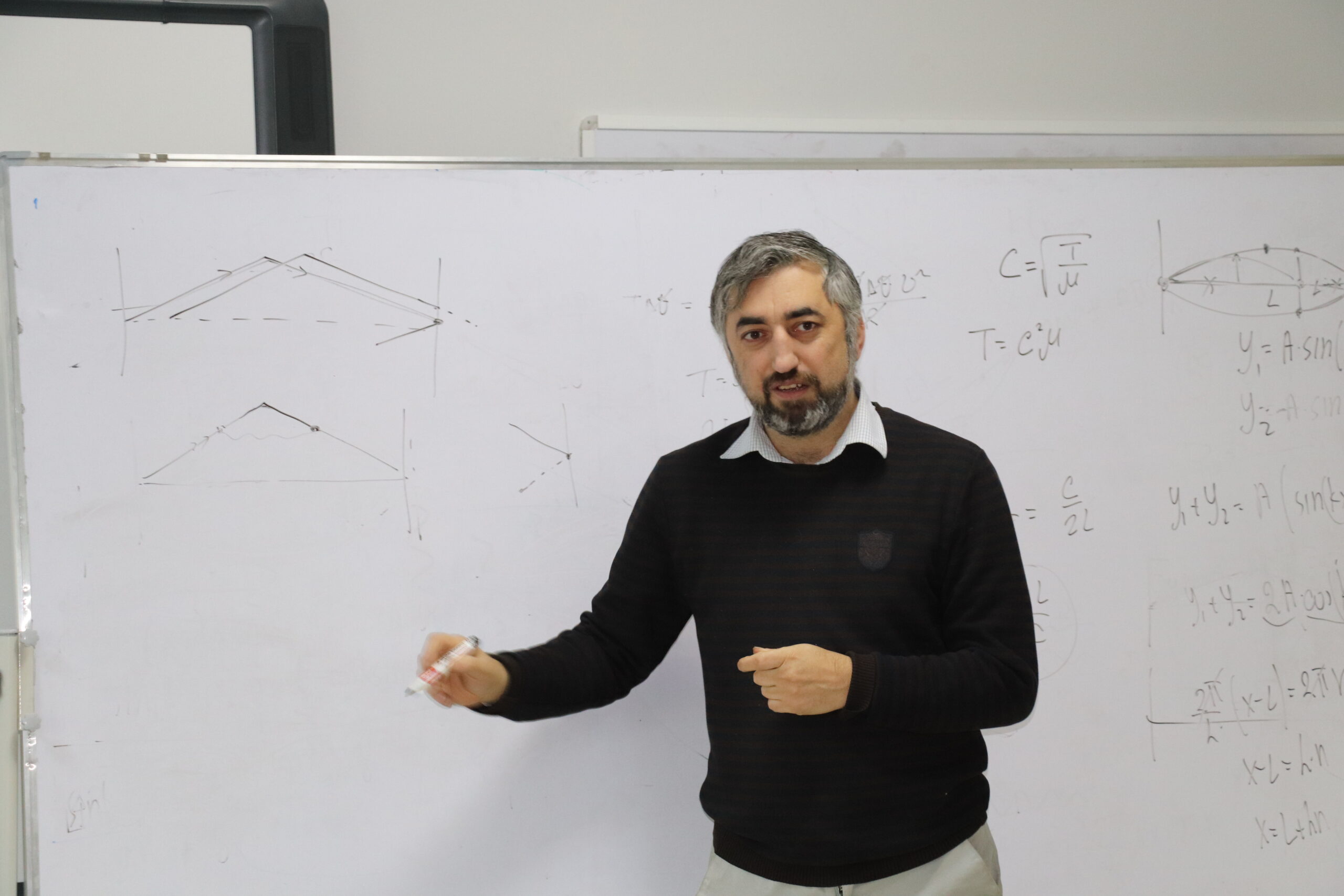 Beynəlxalq olimpiadalara hazırlıq dərsləri interaktiv metodlarla keçirilir 