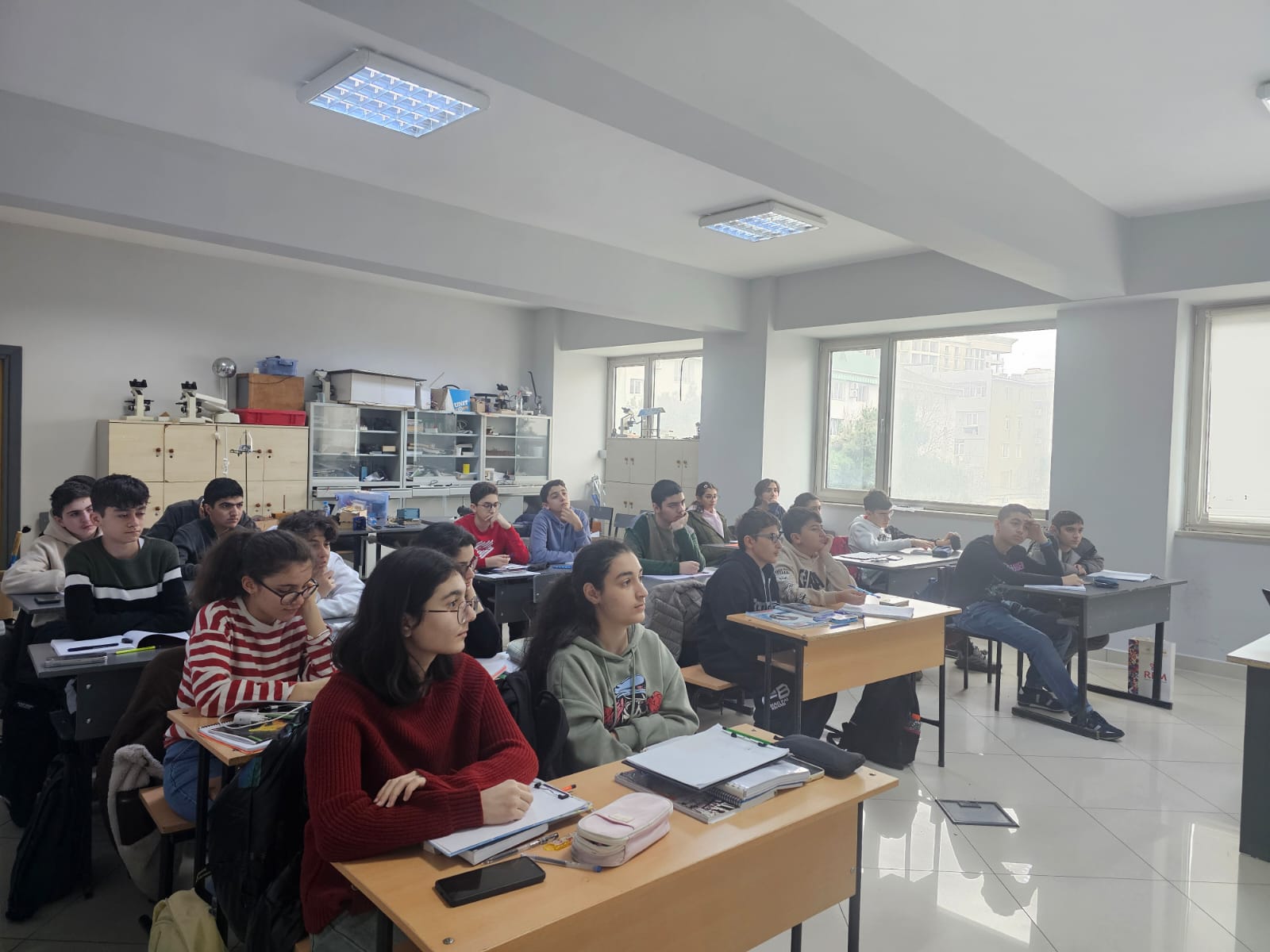 Beynəlxalq olimpiadalara hazırlıq mərkəzinin şagirdlərinə riyaziyyatdan intensiv dərslər keçirilib 