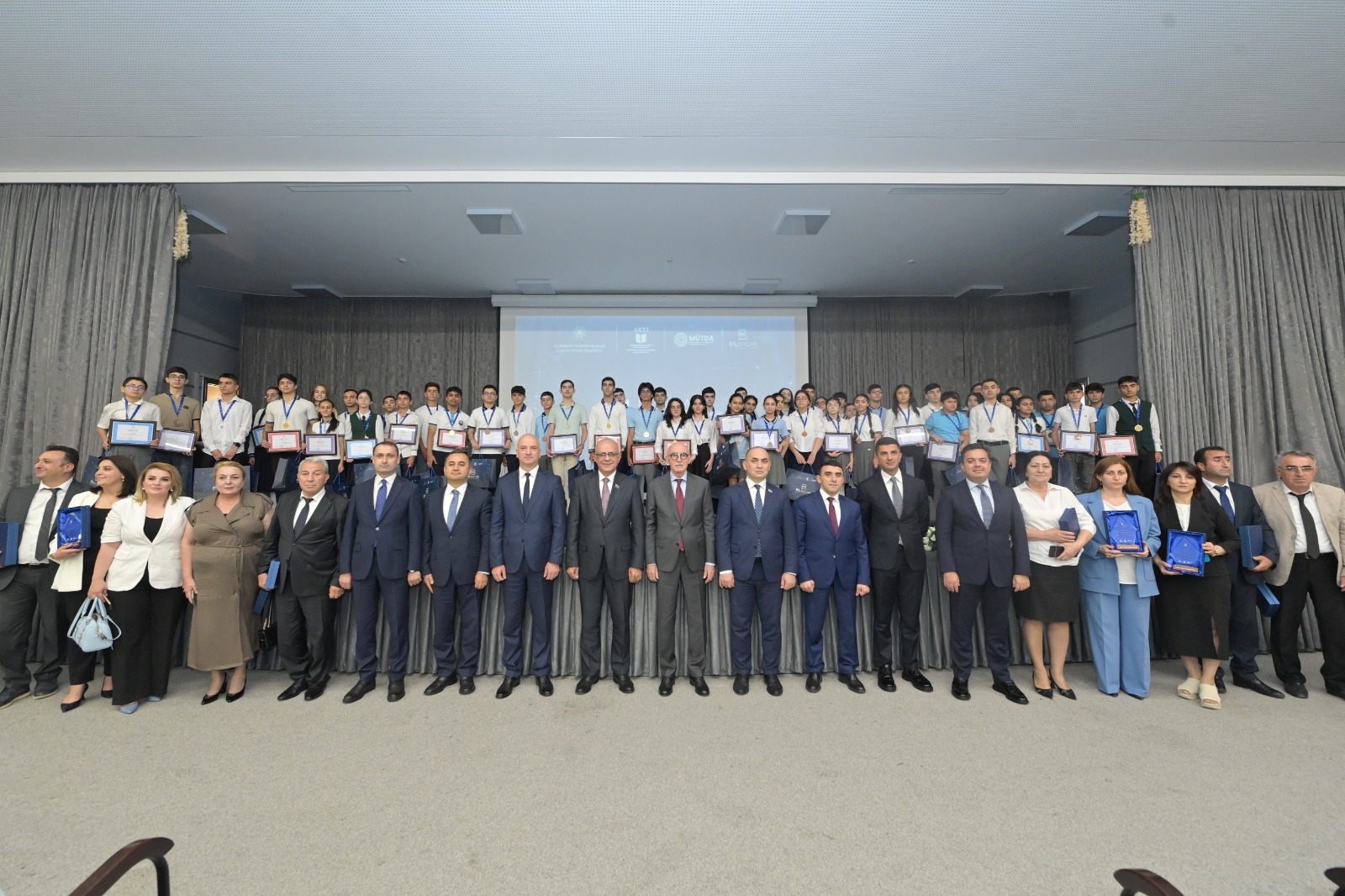 “BilBacar” müsabiqəsinin qalibləri mükafatlandırılıb 