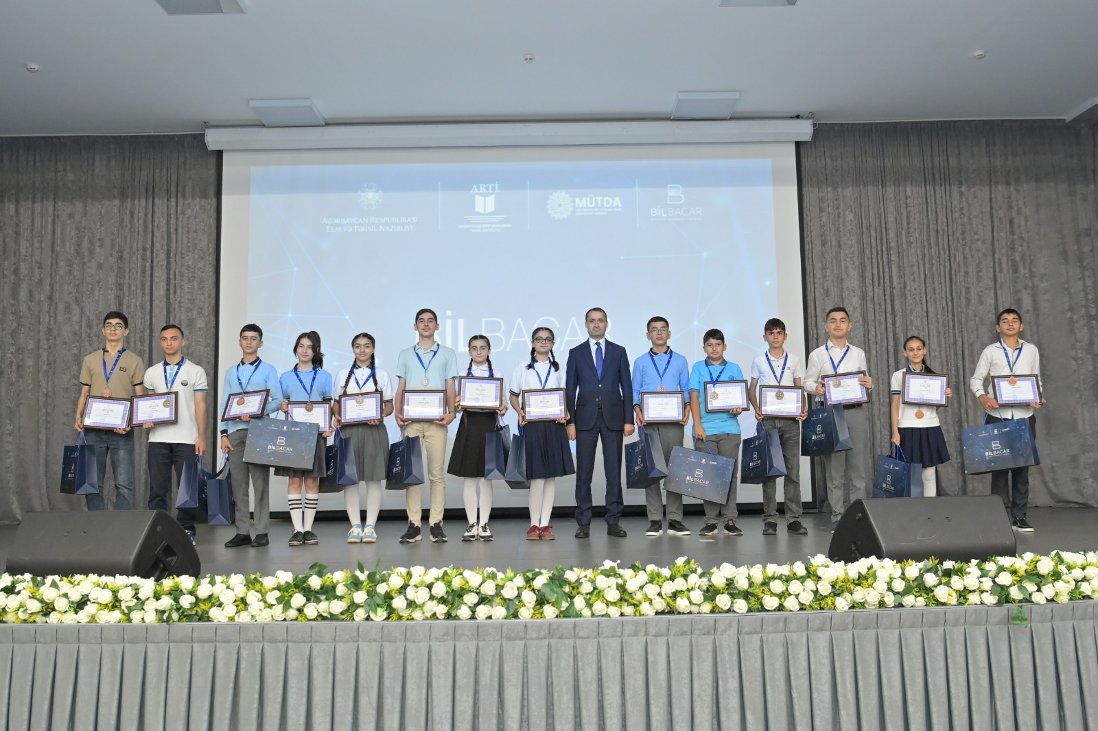 “BilBacar” müsabiqəsinin qalibləri mükafatlandırılıb