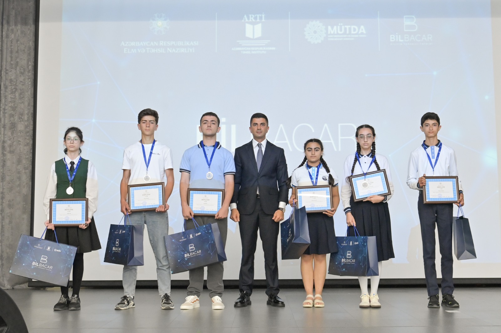 “BilBacar” müsabiqəsinin qalibləri mükafatlandırılıb