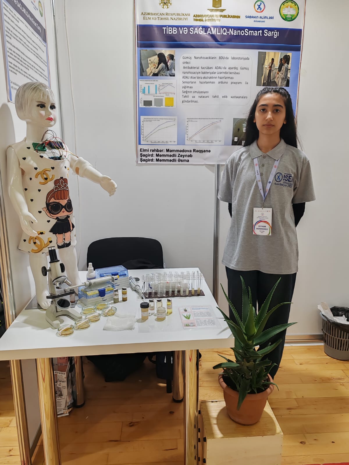 Bir məktəb, bir ailə: Yarışlara anası ilə hazırlaşan Zeynəbin uğur yolu