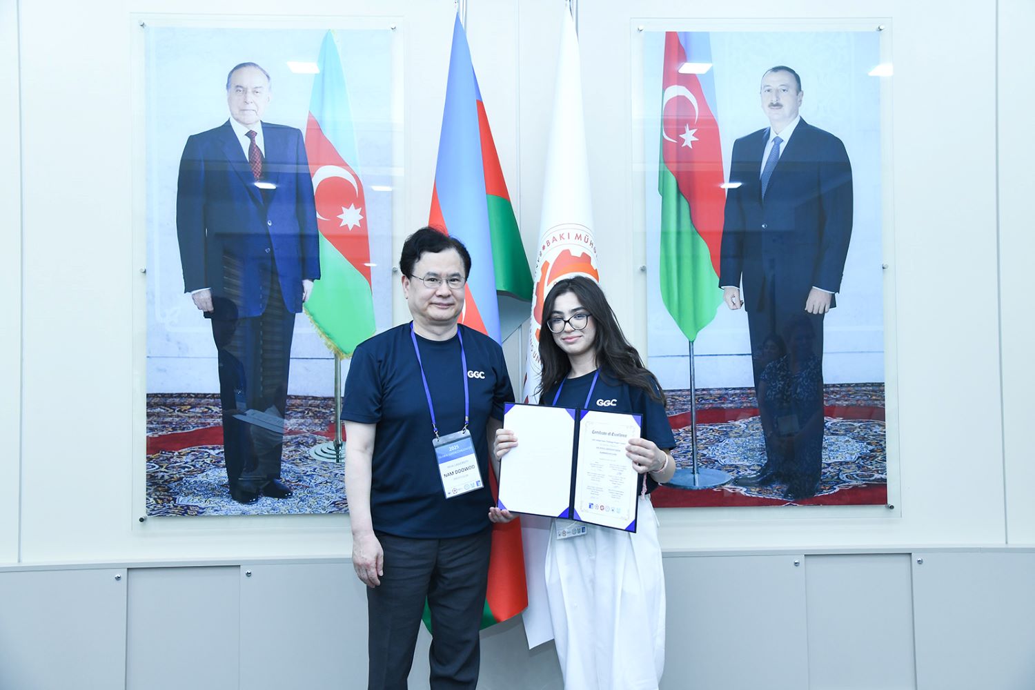 BMU-da iqlim böhranı ilə bağlı hakatonun iştirakçıları ilə görüş keçirilib