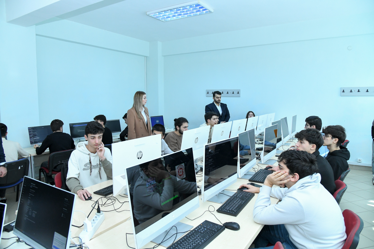 BMU-da kibertəhlükəsizlik üzrə yarış keçirilib