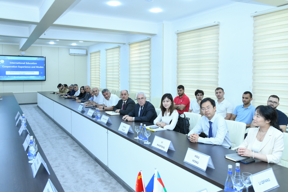 BMU-da Pekin Kimya Texnologiyaları Universitetinin nümayəndələri ilə görüş keçirilib
