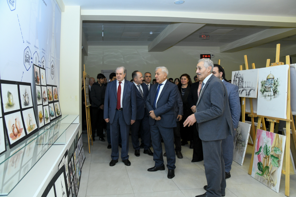 BMU-da tələbələrin rəsm əsərlərinin sərgisi keçirilib