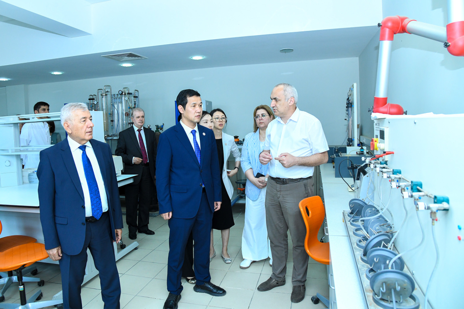 BMU ilə Lanzhou Maliyyə və İqtisadiyyat Universiteti arasında memorandum imzalanıb