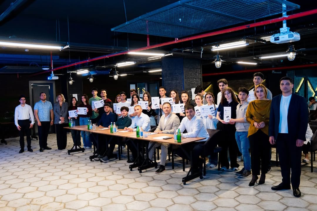 BMU-İNHA İDP tələbələrinin iştirak etdiyi robotik kodlama düşərgəsi yekunlaşıb