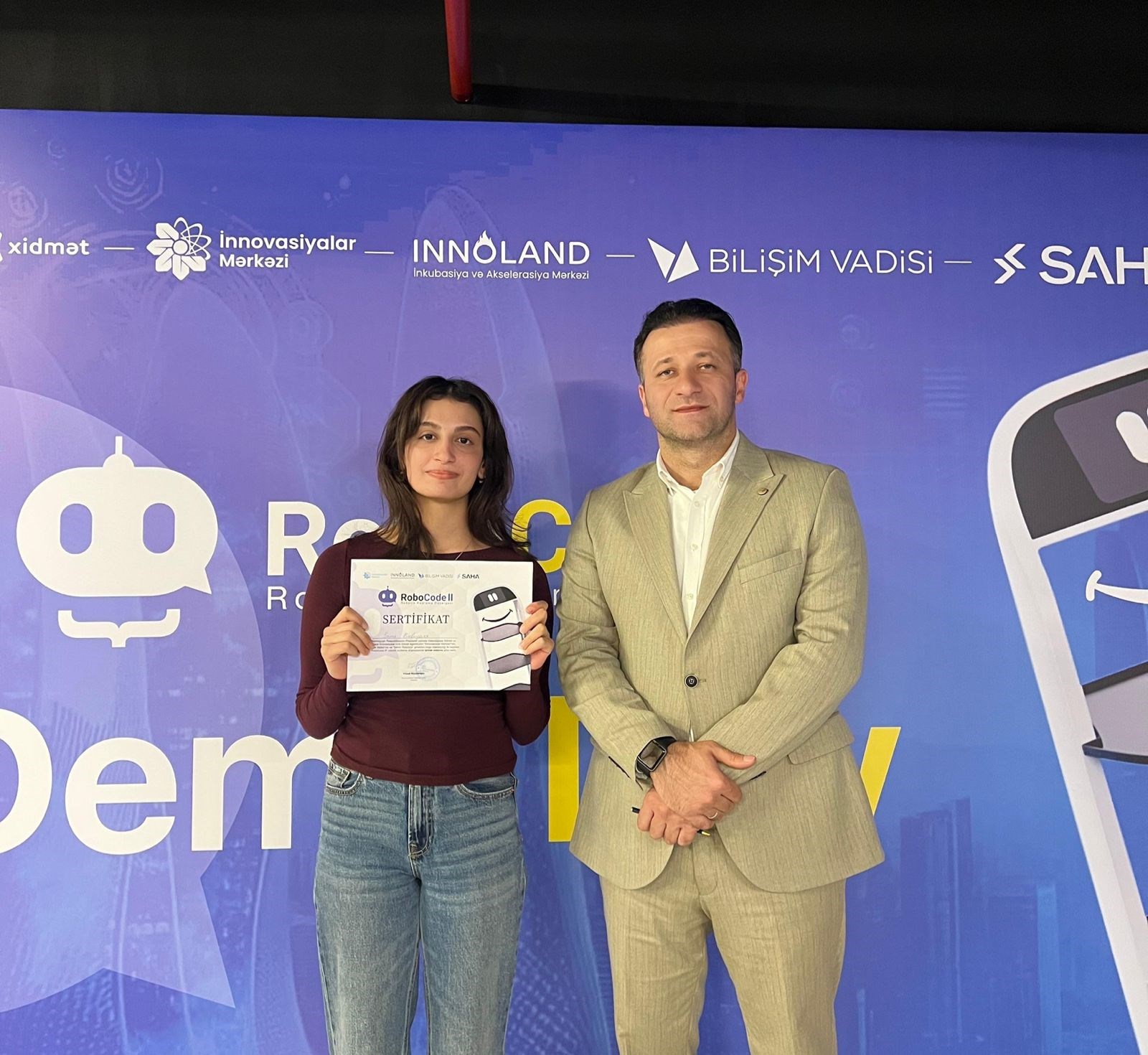 BMU-İNHA İDP tələbələrinin iştirak etdiyi robotik kodlama düşərgəsi yekunlaşıb