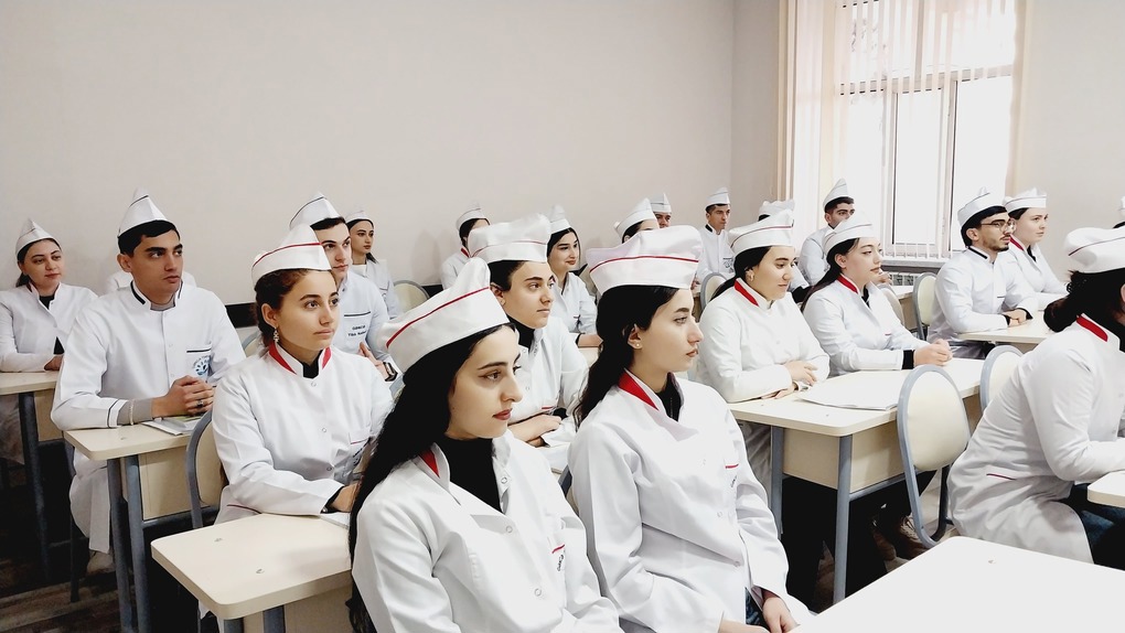 Bölgələrdə yeni tibb kollecləri açıla bilər 