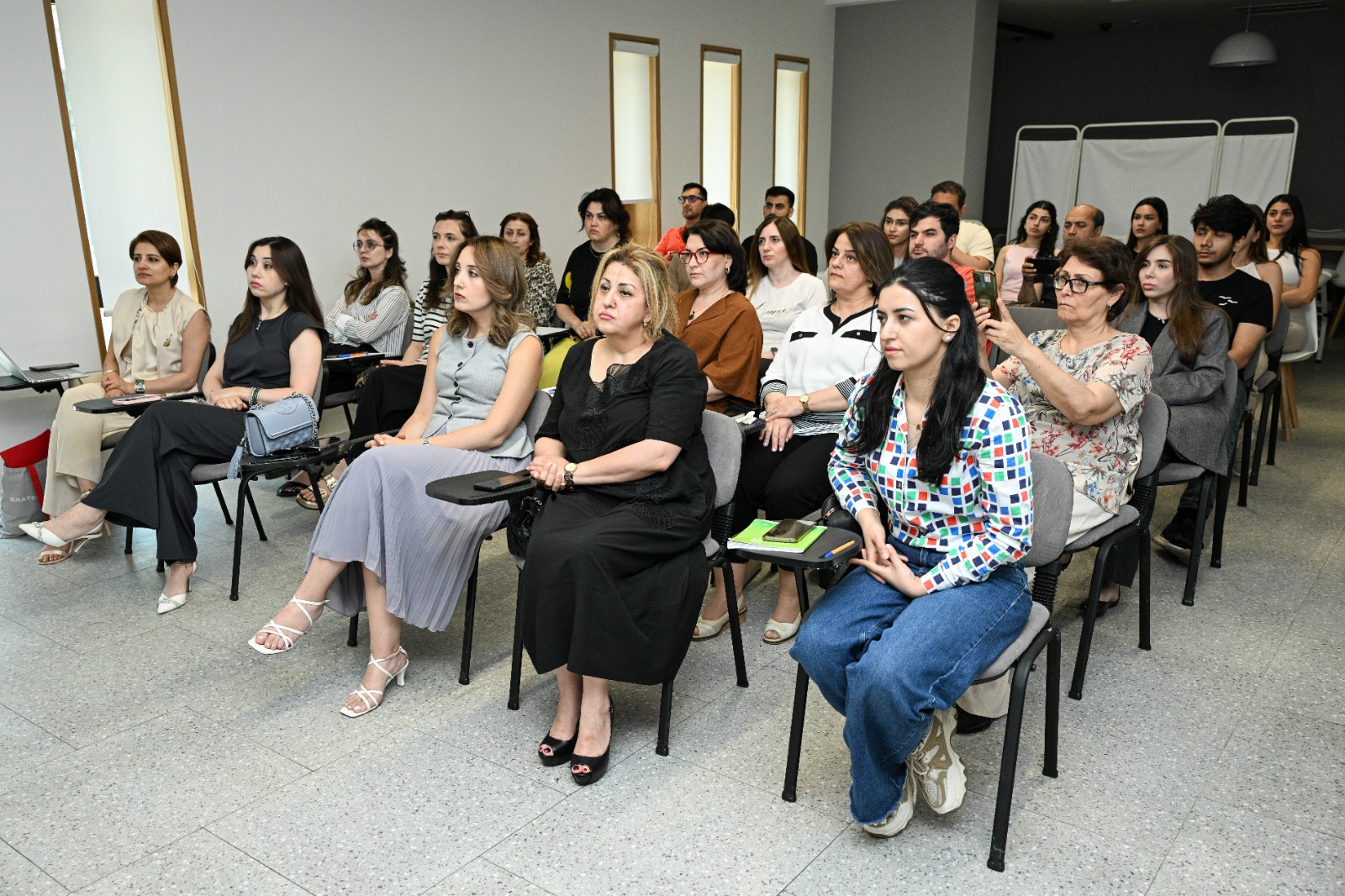 Böyük Britaniyanın professoru idman təbabətinə dair təlim keçib