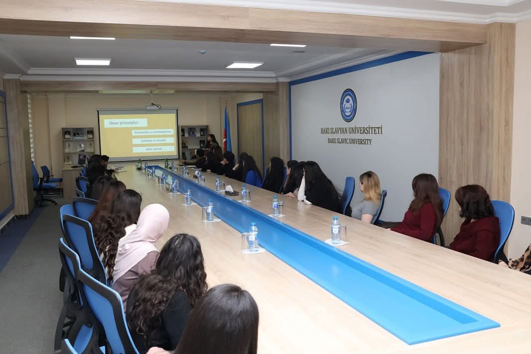 BSU-da “Autizm Aylığı” çərçivəsində seminar keçirilib 