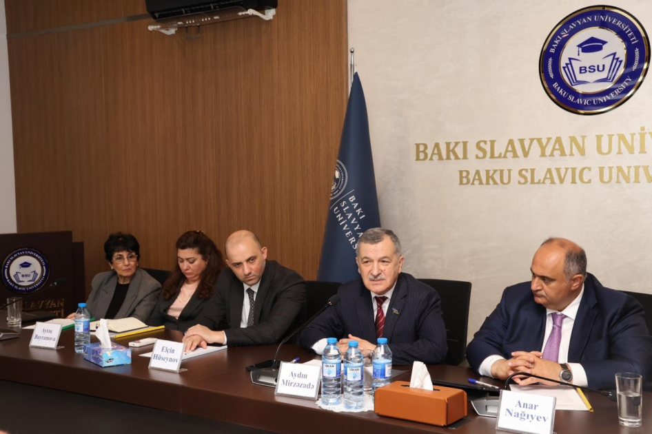 BSU-da “Suverenlik və Konstitusiya hüquqları” mövzusunda dəyirmi masa keçirilib