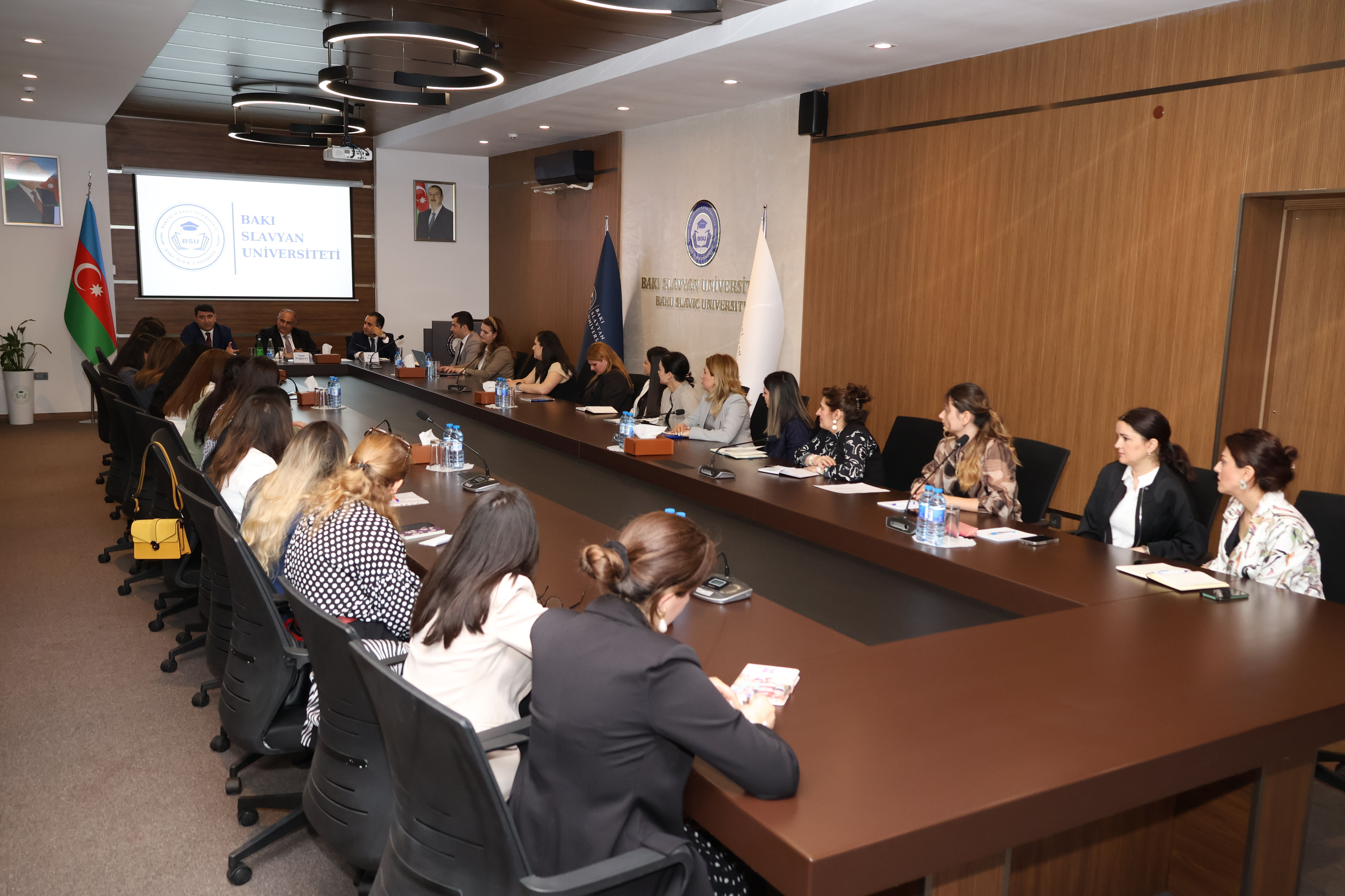 BSU-da “TəhsilPlus” kartı ilə bağlı müzakirə formatında görüş keçirilib