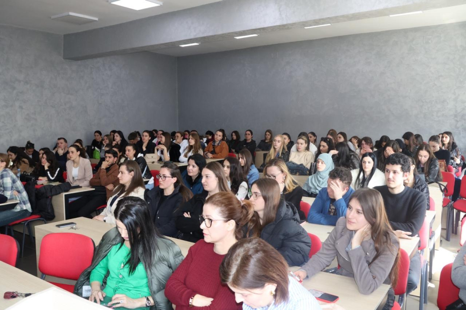 BSU-nun rektoru Albaniyanın Tirana Universitetində tələbələrlə görüş keçirib