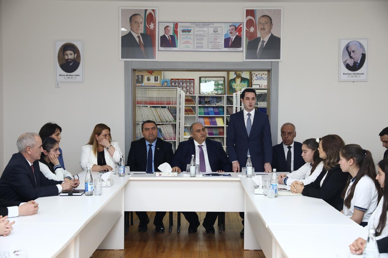 BSU-nun rektoru Qubada məktəblilərlə görüşüb