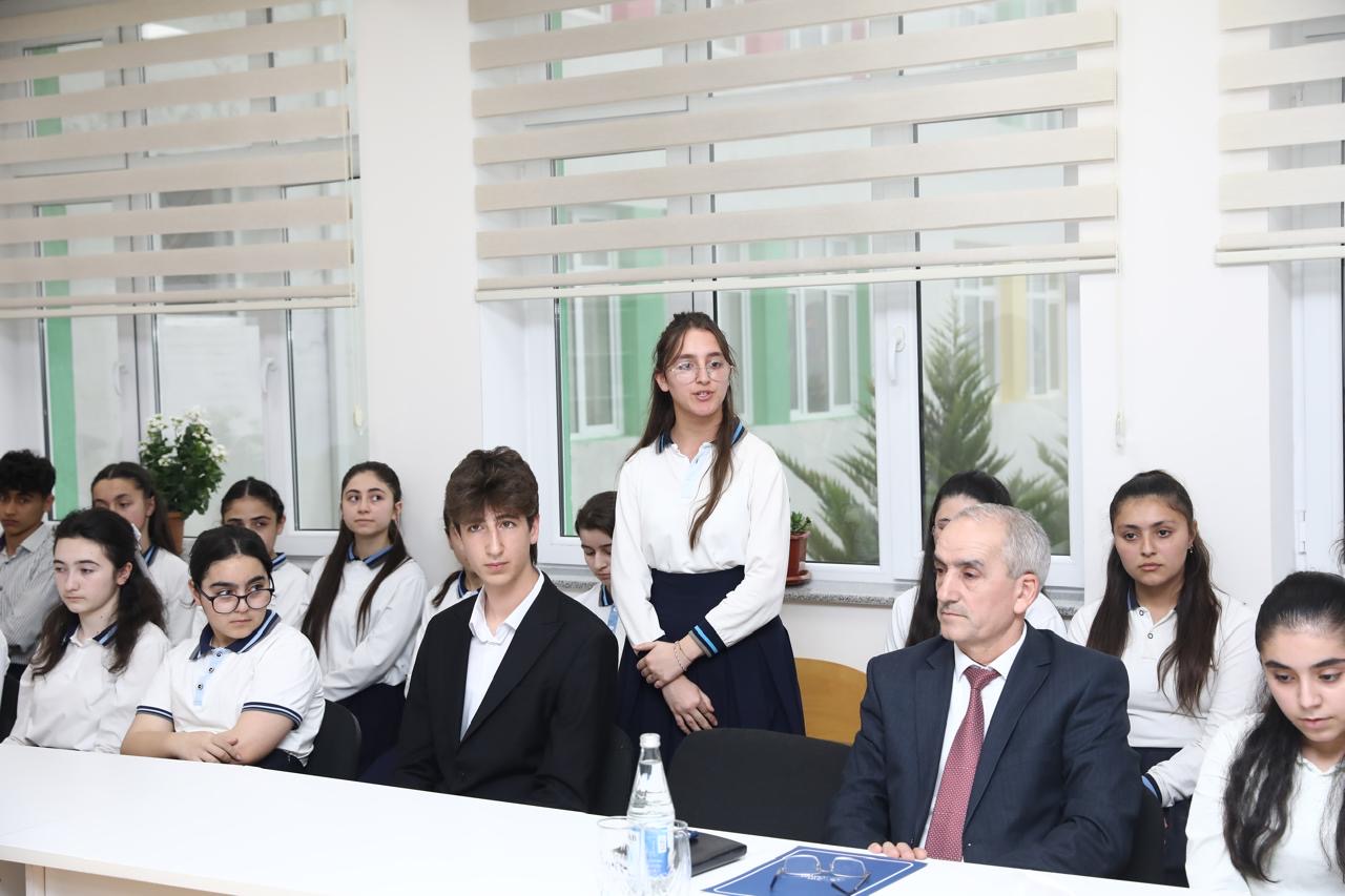 BSU-nun rektoru Qubada məktəblilərlə görüşüb