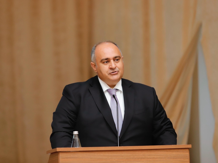 BSU-nun rektoru Sədərək rayonunda məktəblilərlə görüşüb