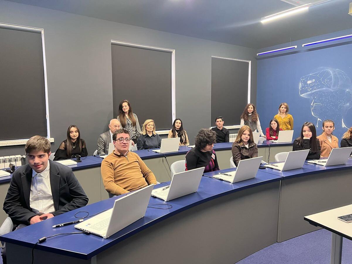 BSU-nun tələbə və müəllimləri STEAM İnnovasiya Mərkəzində olublar