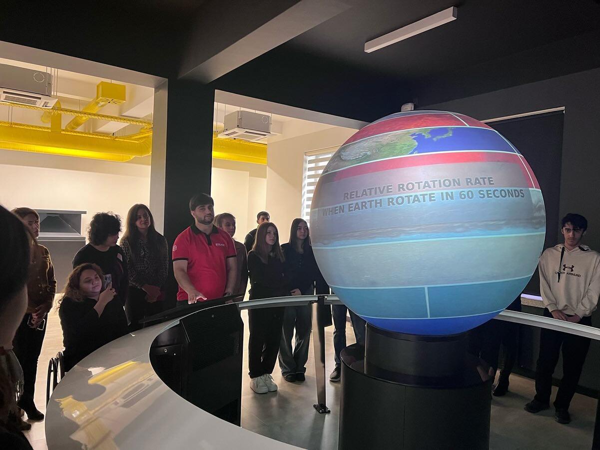 BSU-nun tələbə və müəllimləri STEAM İnnovasiya Mərkəzində olublar