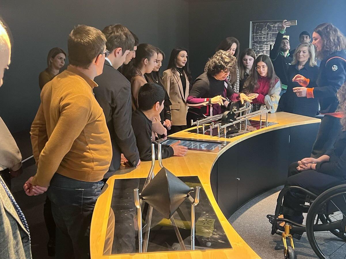 BSU-nun tələbə və müəllimləri STEAM İnnovasiya Mərkəzində olublar