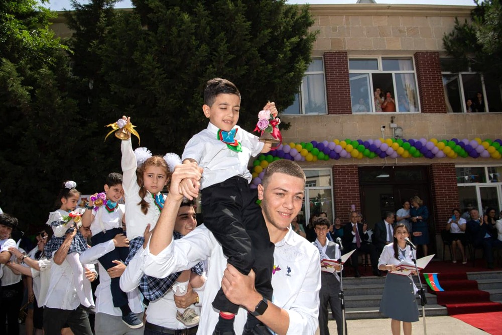 Bu il paytaxtda buraxılış siniflərini 80 mindən çox şagird bitirir 