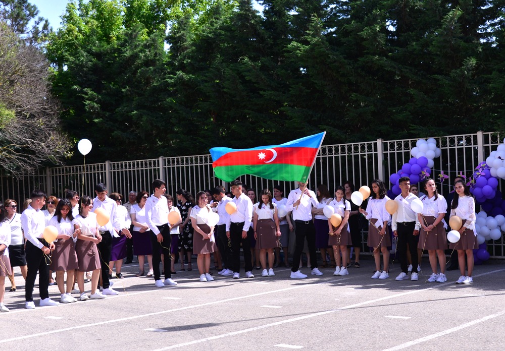 Bu il paytaxtda buraxılış siniflərini 80 mindən çox şagird bitirir