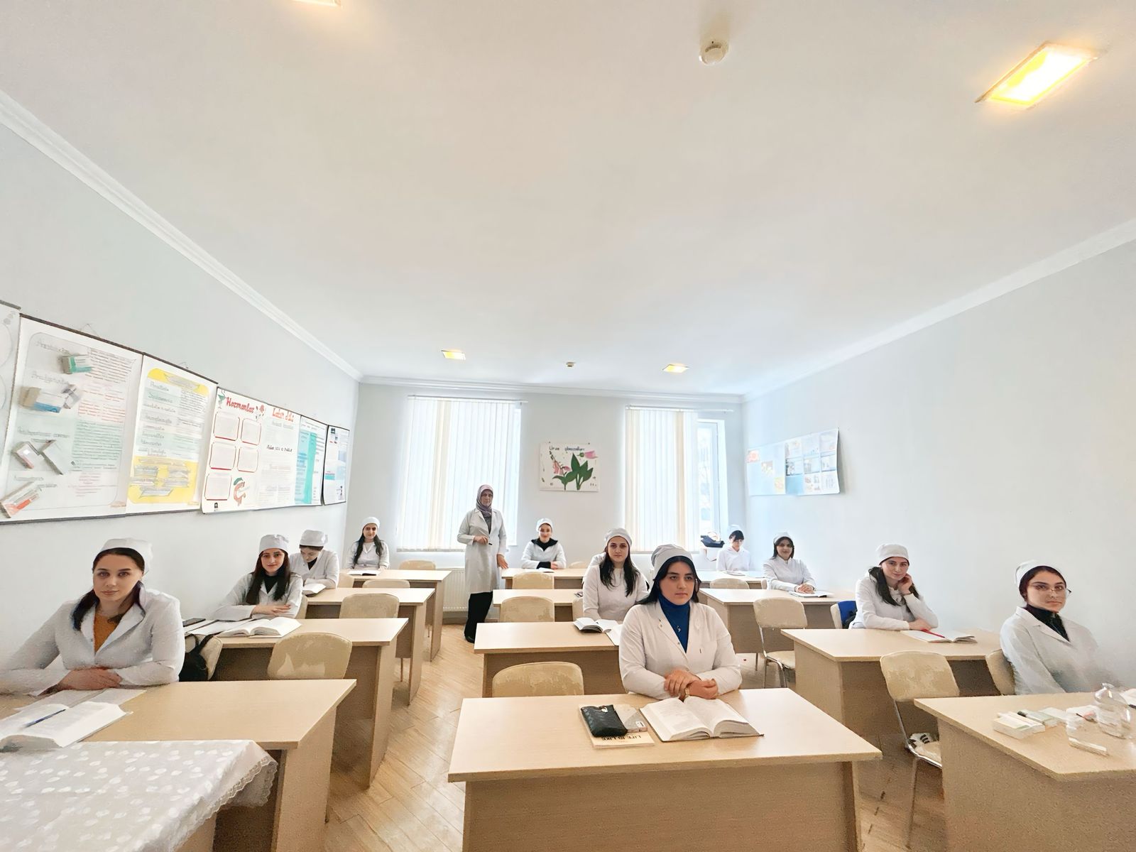 Bu kollecdə cəmi 11 oğlan oxuyur – REPORTAJ 